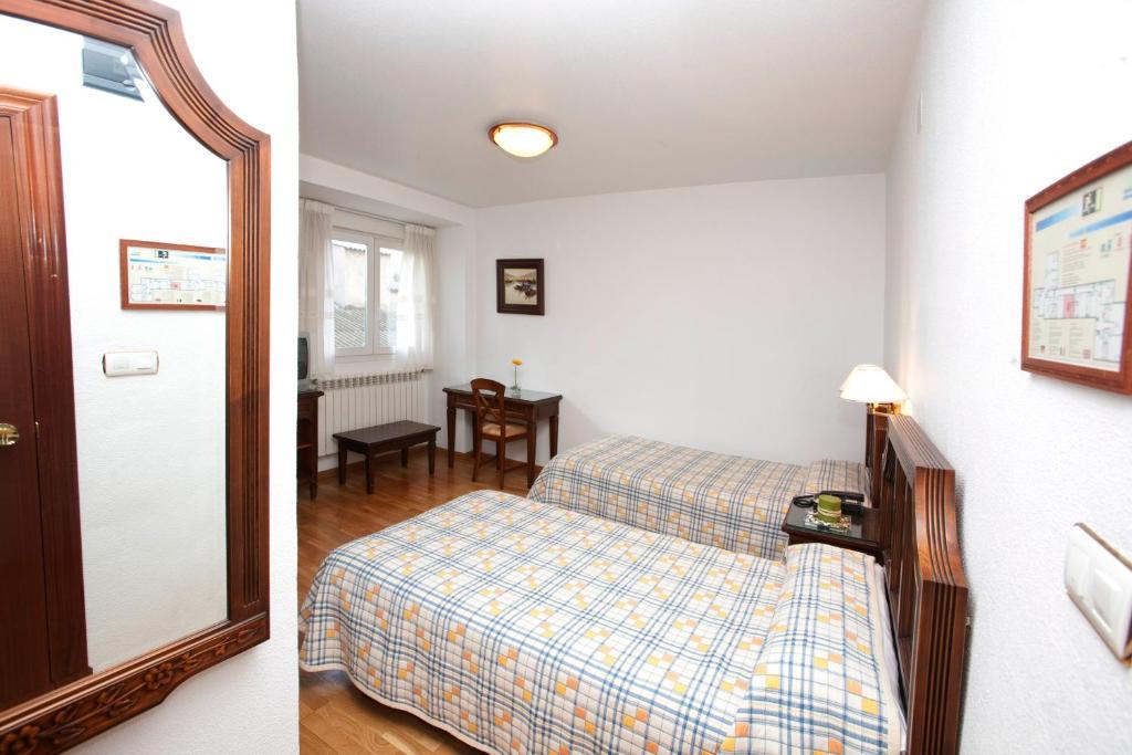 Hotel Avenida Yecla Zewnętrze zdjęcie